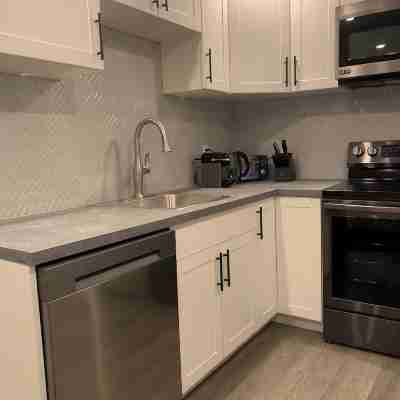 This cozy studio apartment has an ideal location in the heart of downtown. Others