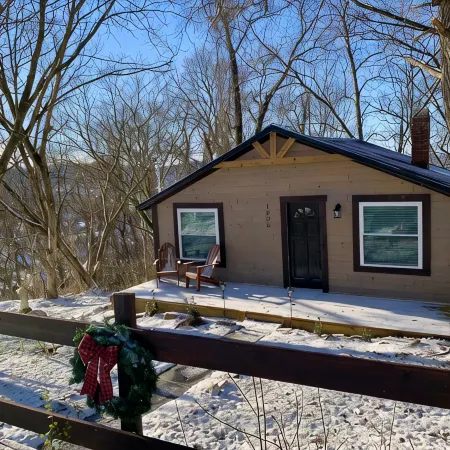Overlook Cabin. Pet Friendly. Near Casino, DT