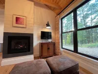 Riverstone Cottage, Bright and Airy Forest Retreat - Country Houses
