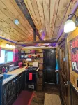 Black Bear Bungalow:Cozy tiny home in enchanting wooded Spokane with AC - Bungalows