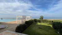 Villa la Falaise - إطلالة على البحر