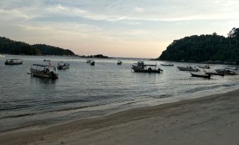 2sty Villa Walking Distance To Beach Pangkor