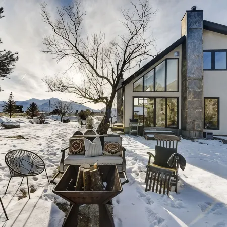 Riverfront Retreat w/ Mountain Views