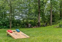 Peaceful and Cozy Modern Lakehouse Cabin on 4 acres - balcony