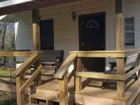 Sweeton Creek cozy cabin just minutes from Lake Norfork Hotels in Ozark County