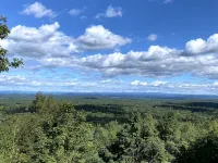 Big  Medicine  Ranch - Rustic Sunrise Cabin - Catskills Hotels in Catskill