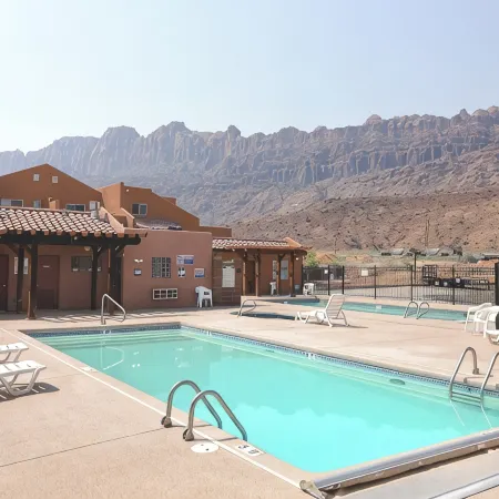 Moab Townhome - Pool - 2Br - Sleeps 8 - Arches