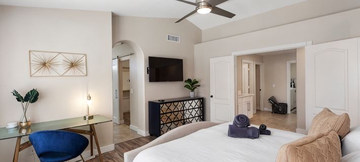 On HGTV Show House Hunters! Heated Pool! Family & Dog friendly, Prime location! Hotels in Gilbert