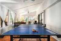6Br! Sleeps 15+ Htd Pool, Putting Green, Theater, Game Rm, 5 mi to Beaches, Ami - Private Pools