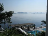 Cape Kanapitsa Hotel & Suites - Ocean View