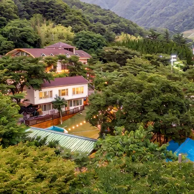 Ulsan Sanmeoru Mountain Lodge โรงแรมใกล้วัด Seongnamsa Temple