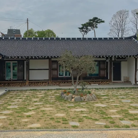 Boryeong When the moon rises, flowers bloom