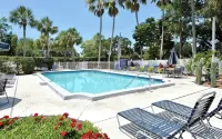 Gulf & Bay Club Bayside, 1st Floor, CLEAN, 5 STARS & EXCELLENT REVIEWS! - Pools