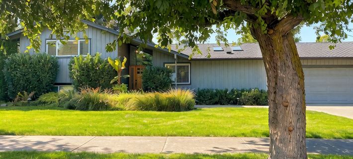 HEATED Swimming Pool, Hot Tub, Steps from Park, Dog Friendly Hotels in Walla Walla