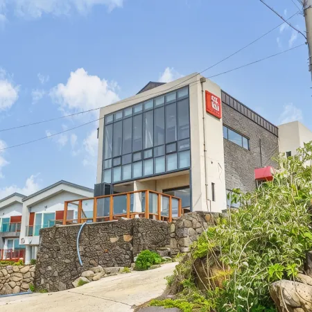 Jeju Udo Morning Pension Отели рядом с достопримечательностью «Парк у маяка в Удо»