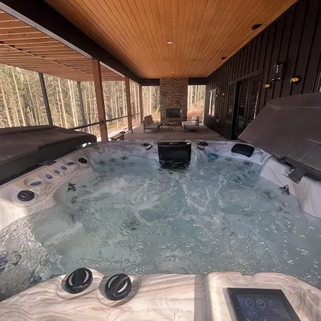 Luxury Cabin on Ski Bike Trail, 4Br, Hot Tub with Mountain Views