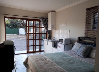 8 Soenie Avenue Self Catering