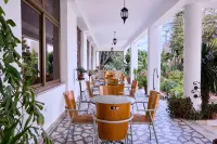 Garden Hills Hotel