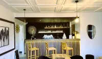 Hôtel la Réserve de Brive - ที่มีบาร์