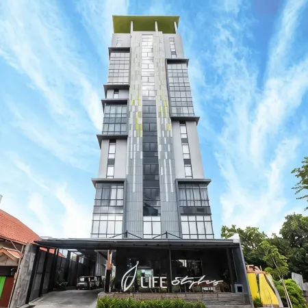The Life Styles Hotel Surabaya