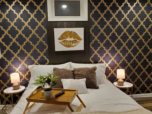 Close to 3rd St & Train to Chicago/ Pets w Fee /Wifi/W&D/Park Free/PrivateEntry - Apartments