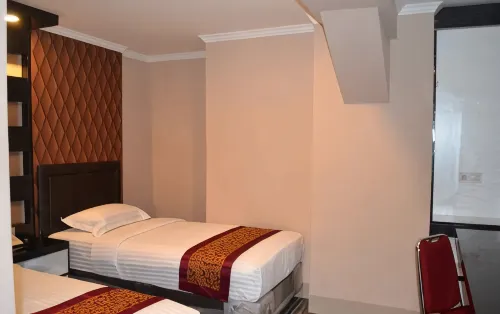 Puncak Budget Hotel - parking