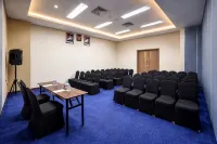 Anara Sky Kualanamu Hotel - Business