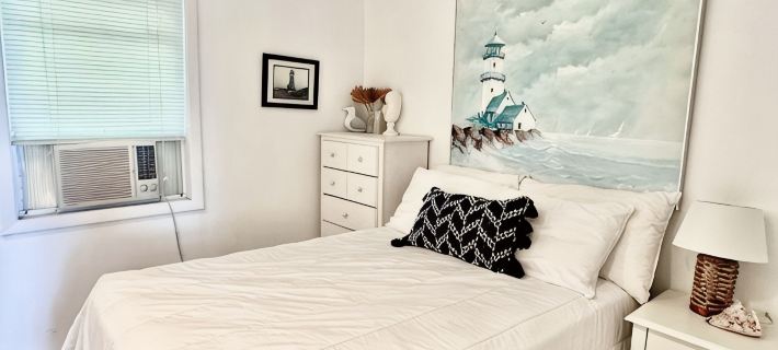 East End Retreat, Steps to the beach! NoFo LI - Monthly Rentals Available 리버헤드 호텔