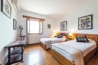 Villa with pool, near Sitges and Barcelona. Natural Park. Wine tourism - Bungalows