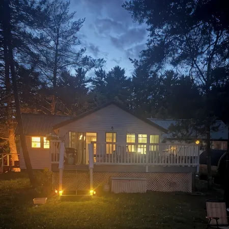 All season cottage with sauna overlooking the private beach on Lake Superior