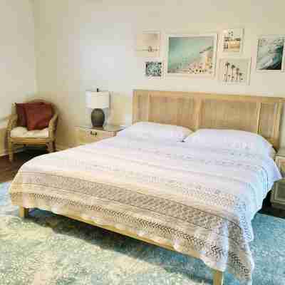 Stylish Beach Escape! Heated Pool, Bikes & Sunshine. Rooms