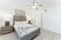 Waterfront Retreat—Views, Pool, Hot Tub, Gym Walk to Beach & Boca Resort! - شرفة