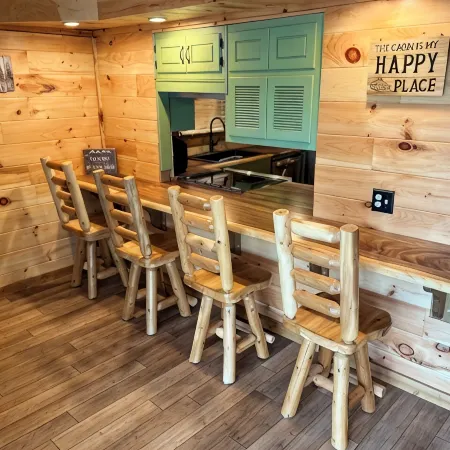 Your rustic lakeside retreat awaits at Goldens on the Lake!