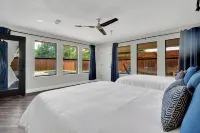 Spacious Home with Heated Pool & HotTub by Stockyards DFW - Homestays