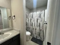 Modern 1BR Peaceful Stay - 3성급