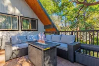 Oakhurst Cabin|Bass Lake View|Game Room|Hot Tub!