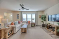 Surf City Off Island Retreat! 2.5 mi to beach - Flexible booking days!