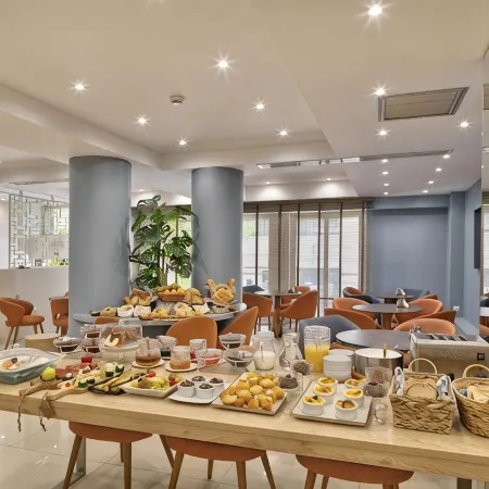Phidias Hotel
