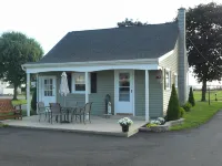 Cozy country bungalow within the Amish Community