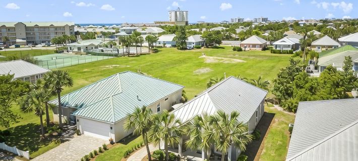Beautiful Maravilla 3 Bedroom 2 Bath Cottage Short Walk to Private Beach Hotels in Miramar Beach