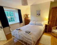 Wonderful Family House in Historic Cornish Village by Port Isaac, Padstow & Rock - 3-Star