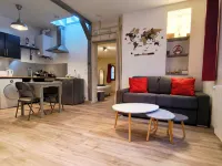Historic center of Amboise, renovated apartment with free private parking - Condos