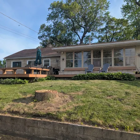 Cozy Ranch Retreat! Peace, Lake Views, Game Room & Hot Tub
