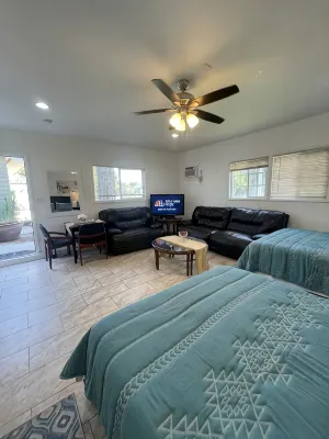 Comfortable  nice big studio. With full kitchen - โฮมสเตย์