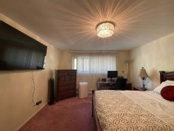 Luxurious 3 bedroom, 1.5 bath house near O'Hare International Airport