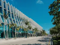 Iberostar Waves Miami Beach Hotels near نصب الهولوكوست التذكاري