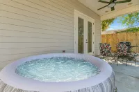4BR, Hot Tub, Kid Friendly, Video Arcade, Jax Beach, Mayo Clinic, Fenced Yard - 4-Star