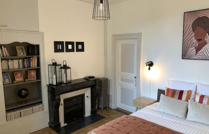 Chez Aristide, 3 to 7 ppl flat ideally located in Auxerre city center.