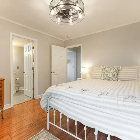 Charming 3BR/2BA Cottage in the Village of Pinehurst –Walk to Almost Everything! Hotels in Pinehurst