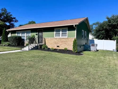 Luxury 3 BR/1 BA Home 3 Minutes to Downtown Murfreesboro & 5 Minutes to MTSU - Bungalows
